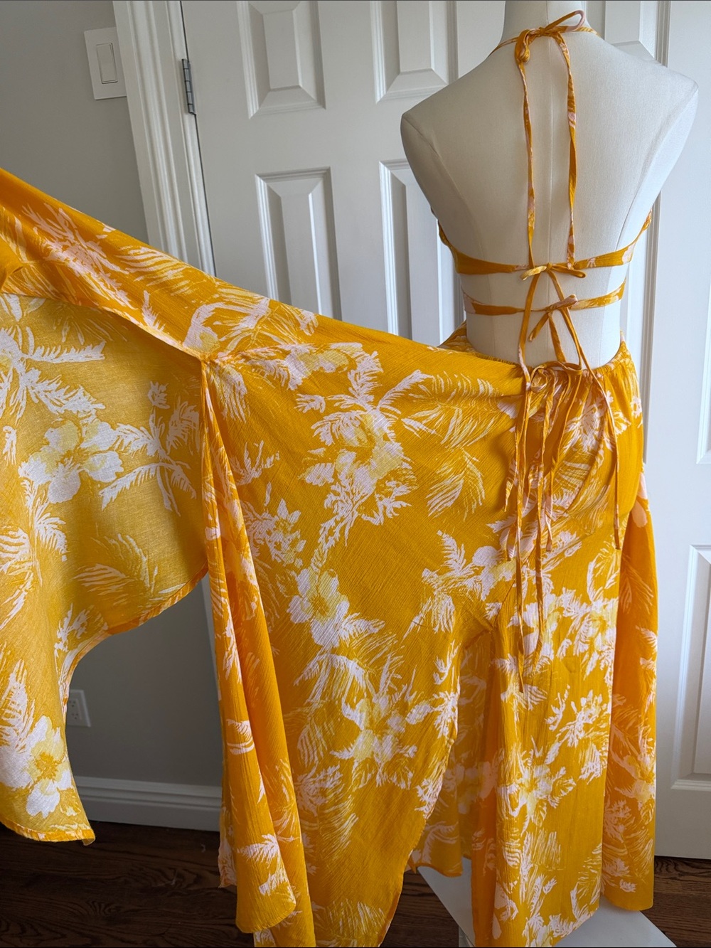 Free People Lille Halter Yellow Floral Dress Boho Open Back Side Cutouts Size S - Picture 9 of 11